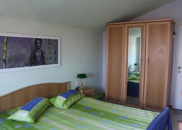 Aura Apartment *